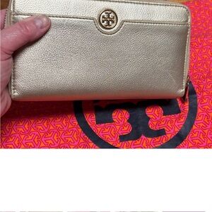 Tory Burch Wallet -zip around large ..  Metallic Gold -large DustBag